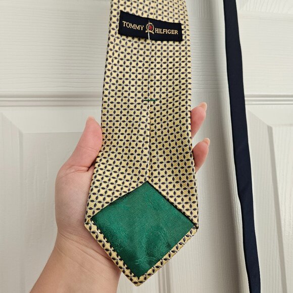 Tommy Hilfiger Gold Yellow &‎ Black Tie with Emerald Green Inner Fabric - Picture 1 of 10
